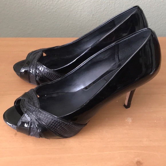 WHBM black heels - Picture 2 of 8